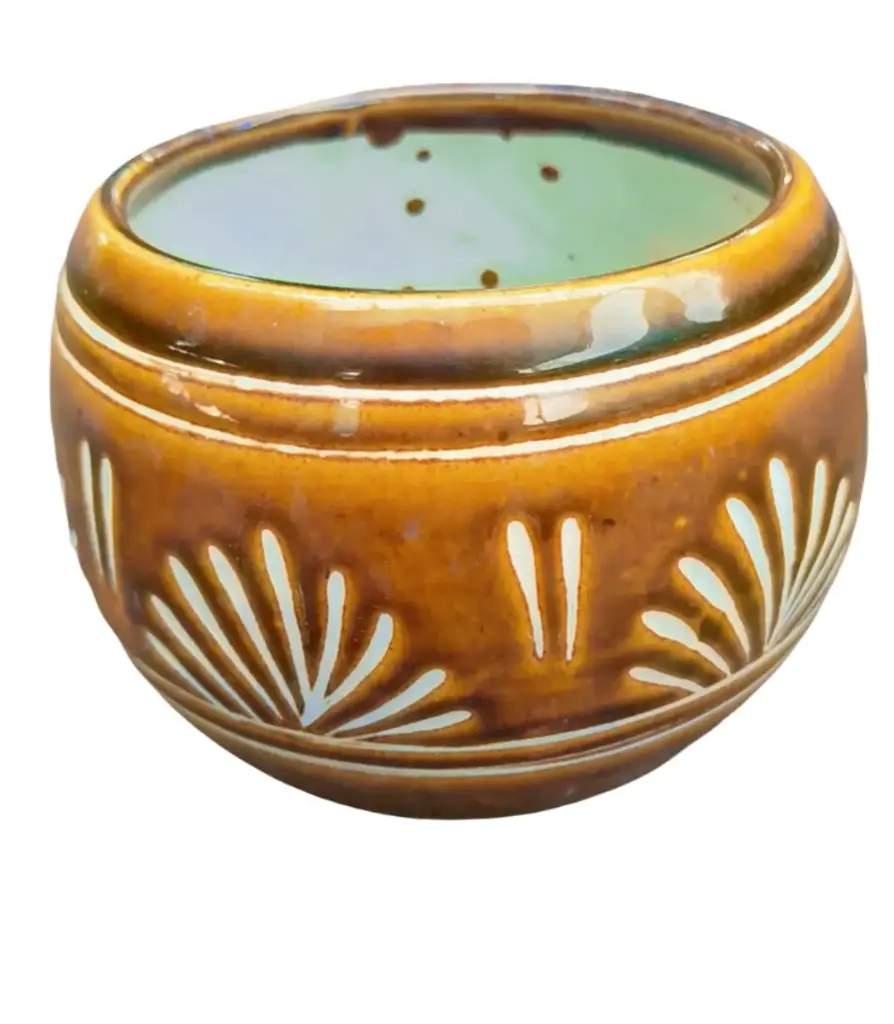 Ceramic pot brown with design 25%off